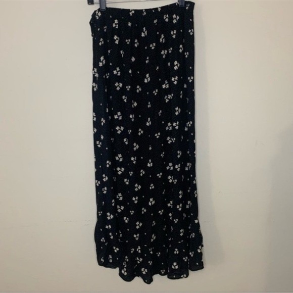 American Eagle | Floral High-Low Skirt - Picture 6 of 8
